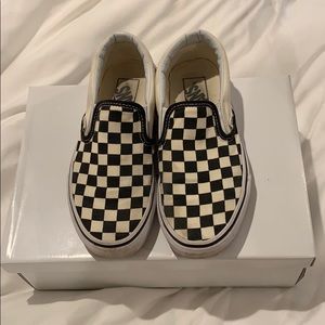 checkered slip on vans!!!